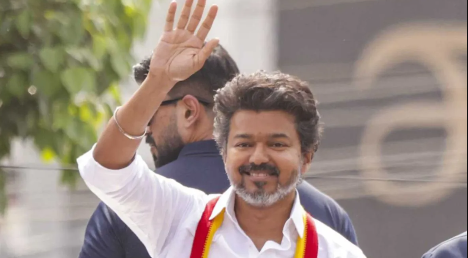 करूर भगदड़ के पीड़ित परिवारों से मिले विजय, प्राइवेट होटल के बंद कमरे में क्यों की मुलाकात?