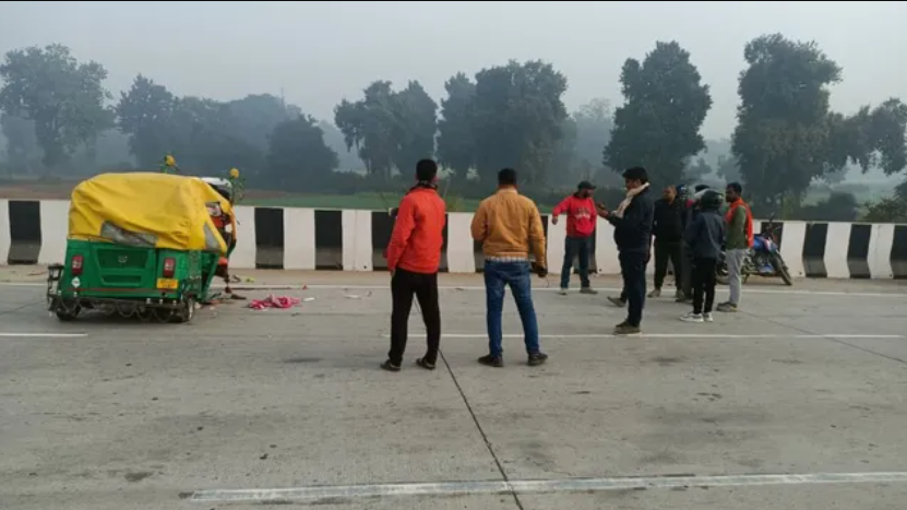 पटना में यात्रियों से भरे ऑटो में ट्रक ने मारी टक्कर, 6 लोगों की मौत; 2 घायल