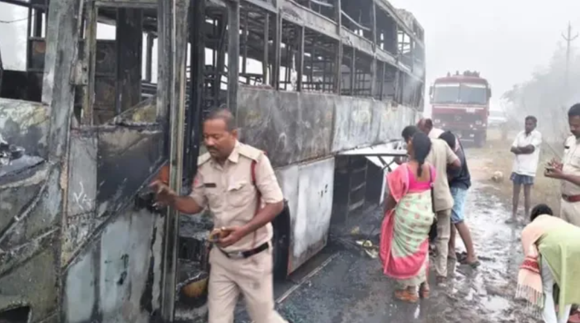 भुवनेश्वर से मालकानगिरि जा रही बस में लगी आग, विधायक समेत 40 यात्रियों की बाल-बाल बची जान; वाहन जलकर खाक