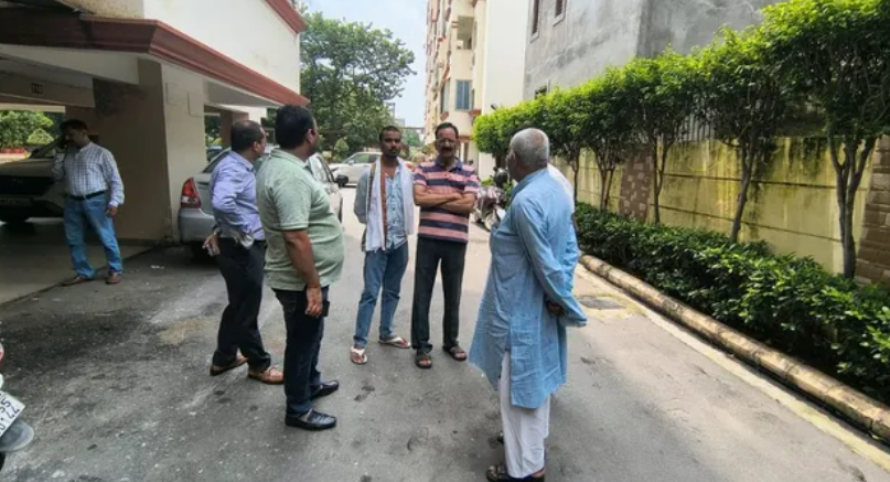 गोरखपुर: 8 दिन पहले दर्ज कराई थी 1.40 करोड़ की ठगी की FIR, अब अपार्टमेंट की 8वीं मंजिल से कूदकर डॉक्टर ने दी जान